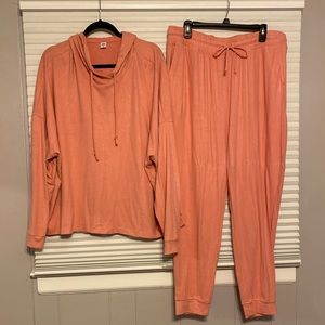 Old Navy Pink/Peach Women’s Long Sleeve & Jogger Lounge Set
